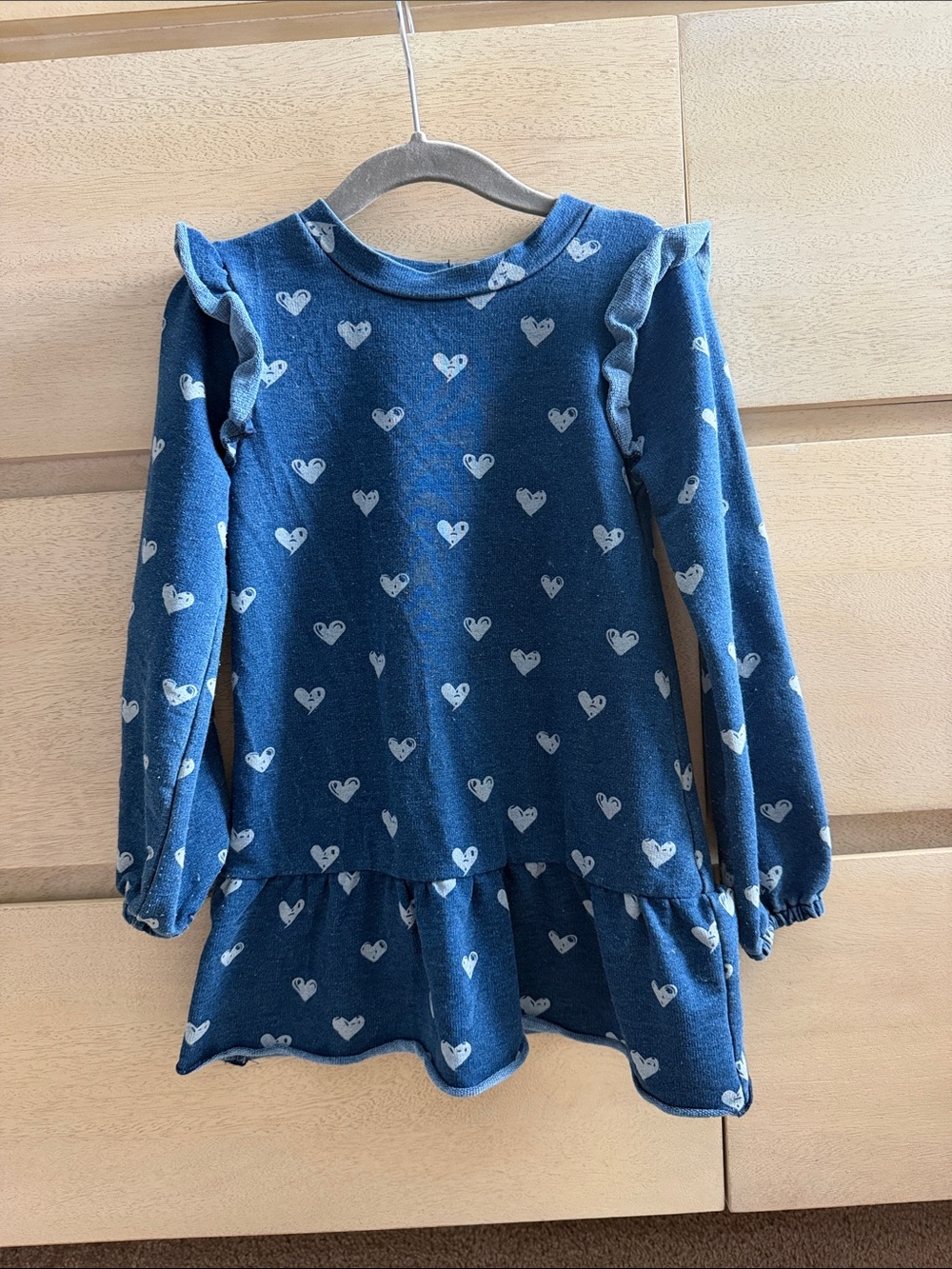 Splendid Blue Heart Print Ruffle-Shoulder Dress